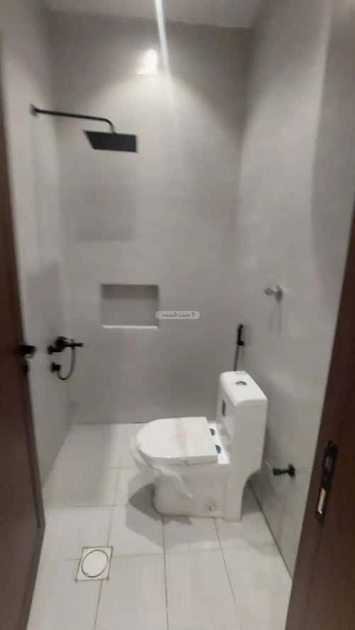 فيلا 300 متر مربع جنوبية على شارع 20م العوالي، غرب الرياض، الرياض