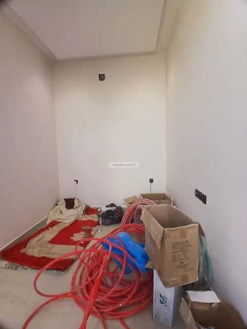 فيلا 200 متر مربع شمالية على شارع 15م العريجاء الغربي، غرب الرياض، الرياض