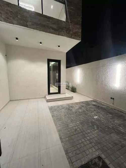 Floor 215 SQM with 3 bedrooms بدر، جنوب الرياض، الرياض