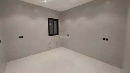 فيلا 300 متر مربع شرقية على شارع 15م العوالي، غرب الرياض، الرياض