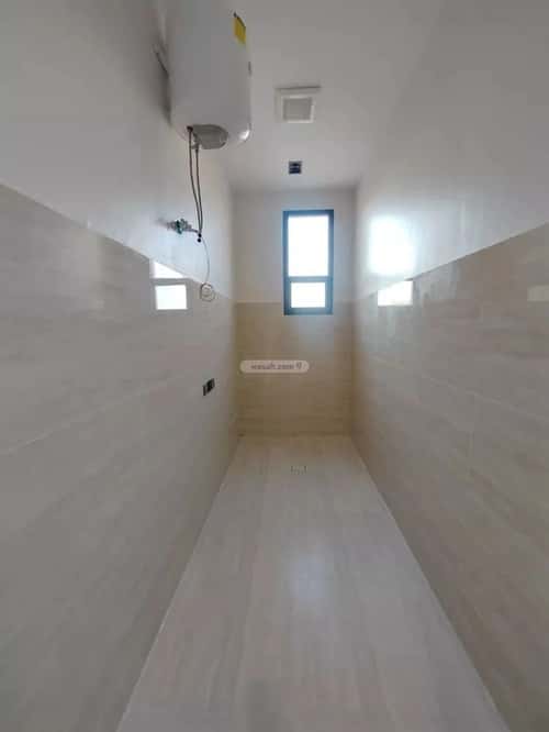 فيلا 200 متر مربع شرقية على شارع 20م العريجاء الغربي، غرب الرياض، الرياض