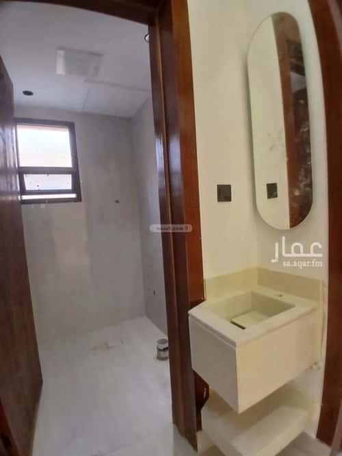 Floor 200 SQM with 3 bedrooms العريجاء الغربي، غرب الرياض، الرياض