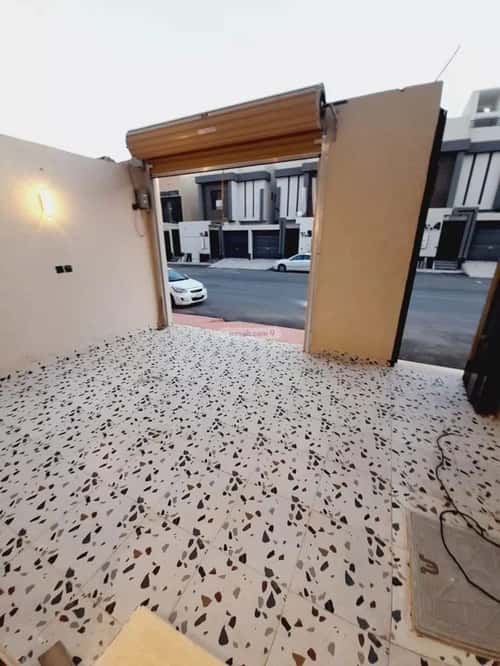 Floor 200 SQM with 3 bedrooms بدر، جنوب الرياض، الرياض