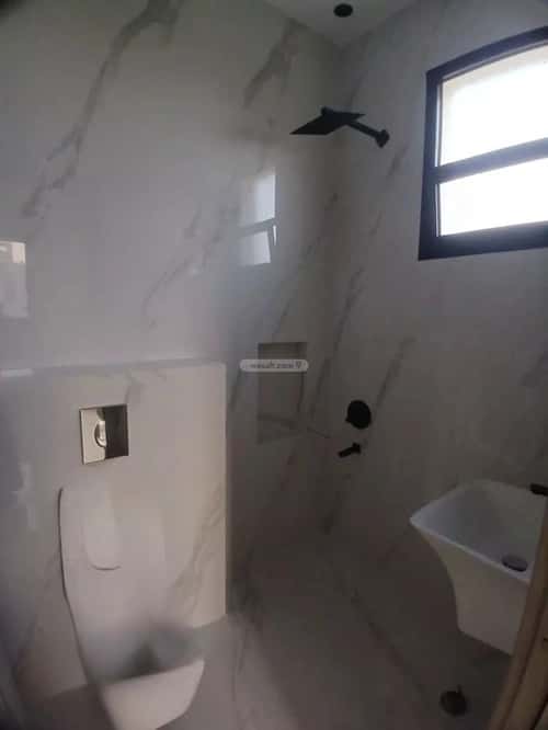 فيلا 300 متر مربع شرقية على شارع 20م طويق، غرب الرياض، الرياض