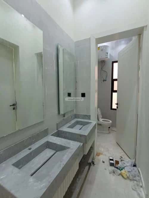 فيلا 200 متر مربع شرقية على شارع 20م العريجاء الغربي، غرب الرياض، الرياض