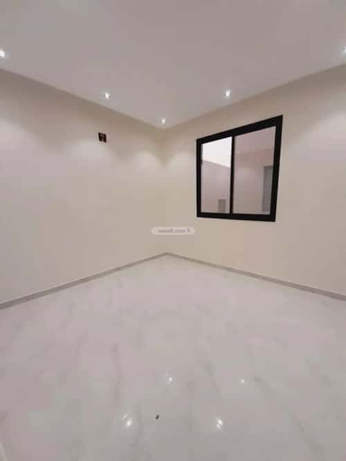 Floor 213 SQM with 5 bedrooms عكاظ، جنوب الرياض، الرياض