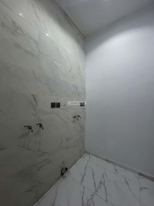 Floor 450 SQM with 8 Bedrooms Al-Qafilah, Khamis Mushait