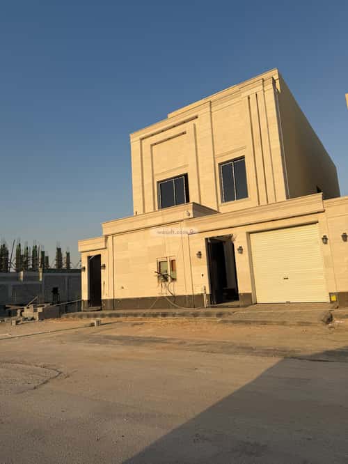 فيلا 325 متر مربع غربية على شارع 18م المعيزيلة، شرق الرياض، الرياض