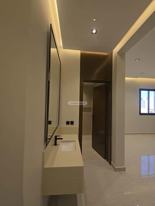 Floor with 5 Bedrooms Al Bayan, East Riyadh, Riyadh
