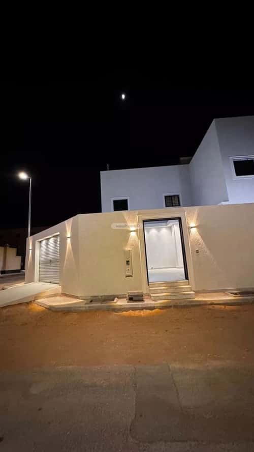 فيلا 387 متر مربع شمالية على شارع 20م King Fahd, Eanizah