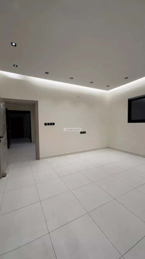 فيلا 387 متر مربع شمالية على شارع 20م King Fahd, Eanizah