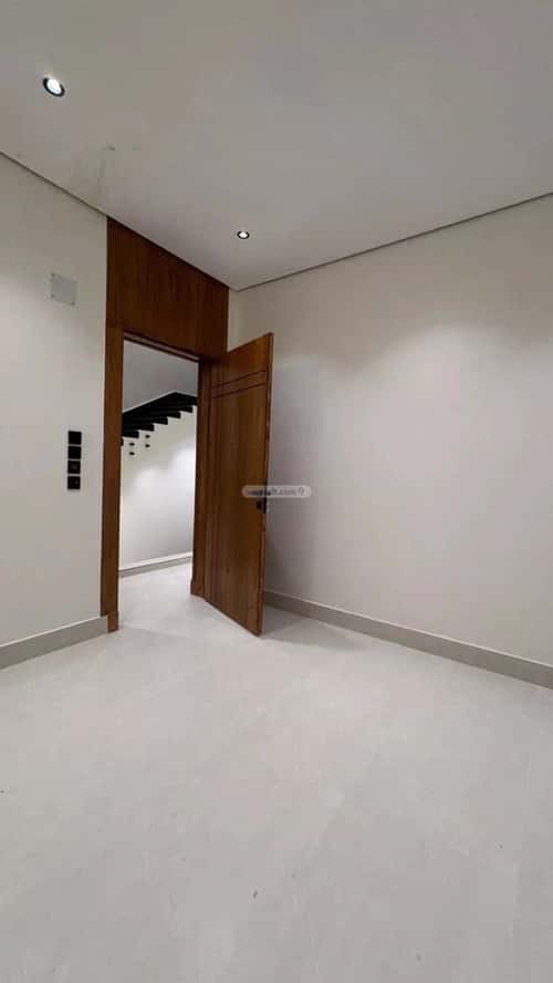 Villa 400 SQM Facing East on 15m Width Street King Fahd, Eanizah