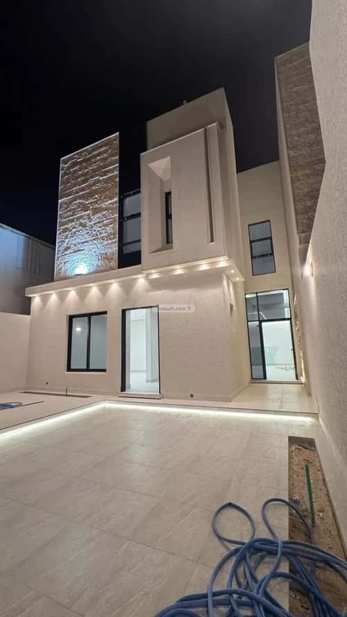 فيلا 400 متر مربع شرقية على شارع 15م الملك فهد، عنيزة