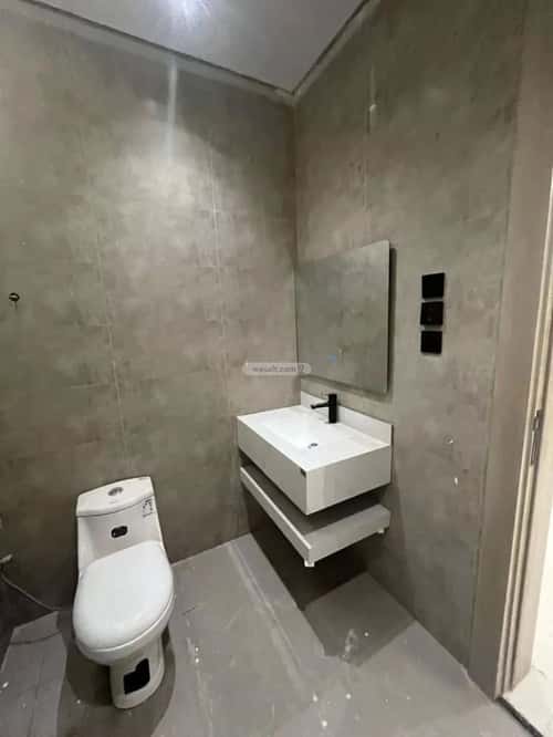 فيلا 239.8 متر مربع شمالية على شارع 15م الملك فهد، عنيزة