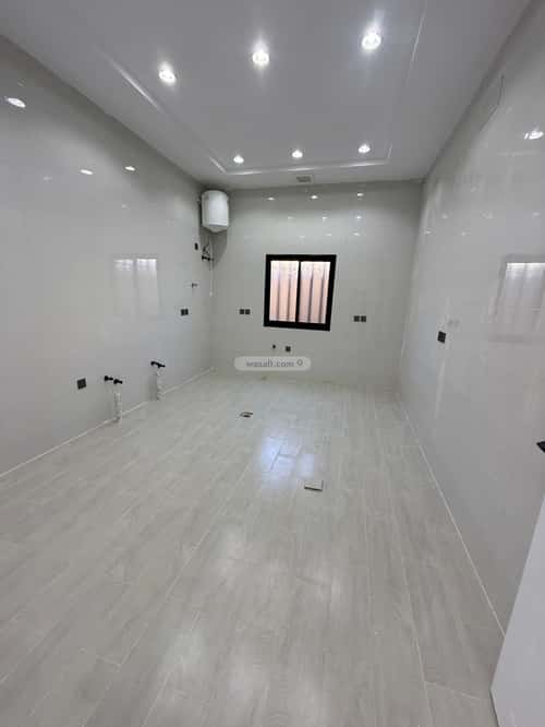 Floor with 6 Bedrooms North Of Solidarity, Khamis Mushait