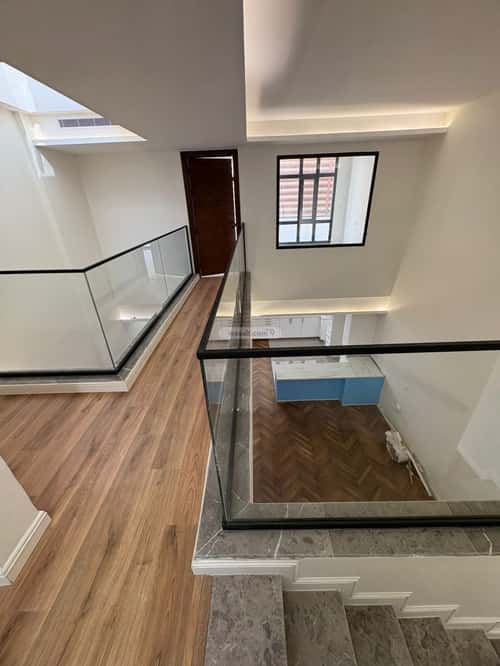 فيلا 325 متر مربع جنوبية على شارع 12م الشاطئ، شمال جدة، جدة