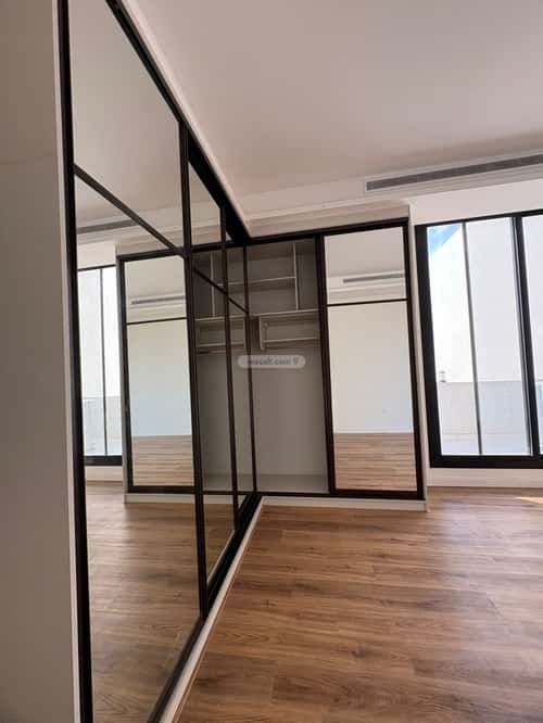 فيلا 325 متر مربع جنوبية على شارع 12م الشاطئ، شمال جدة، جدة