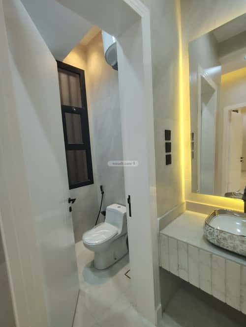 Floor 314 SQM with 8 bedrooms الراقي، خميس مشيط