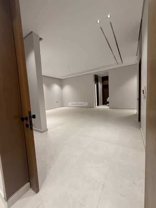 Floor 218.2 SQM with 5 Bedrooms Al-Janadriyah, East Riyadh, Riyadh