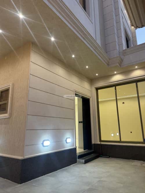 Floor 218 SQM with 5 Bedrooms Al-Janadriyah, East Riyadh, Riyadh