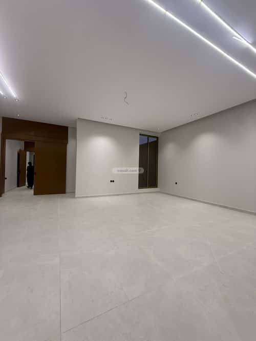 Floor 218 SQM with 5 bedrooms الجنادرية، شرق الرياض، الرياض