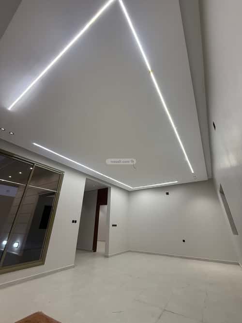 Floor 218 SQM with 5 Bedrooms Al-Janadriyah, East Riyadh, Riyadh