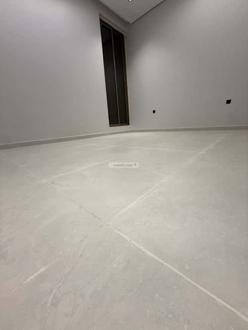 Floor 218 SQM with 5 bedrooms الجنادرية، شرق الرياض، الرياض