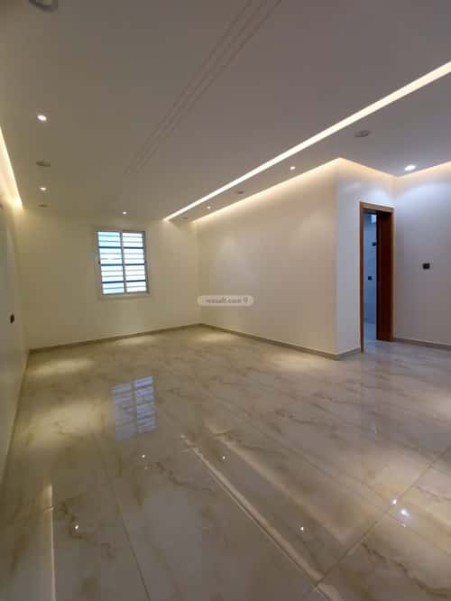 Floor 276 SQM with 9 bedrooms الزهور، أبها