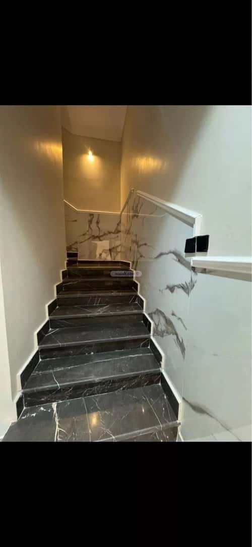 فيلا 300 متر مربع شرقية على شارع 20م الرحمانية، شرق جدة، جدة