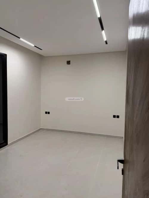 فيلا 215 متر مربع شمالية غربية على شارع 20م العوالي، غرب الرياض، الرياض