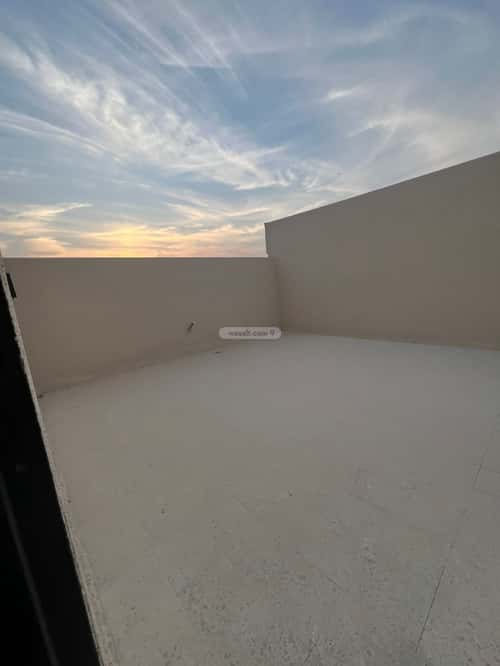 Villa 300 SQM Facing South with 7 Bedrooms Al-Janadriyah, East Riyadh, Riyadh