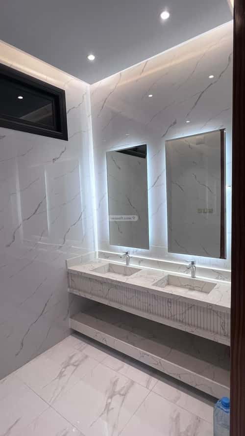 فيلا 489.38 متر مربع شرقية على شارع 15م الظرفة، خميس مشيط