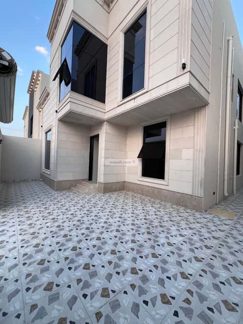 فيلا 255.6 متر مربع شرقية على شارع 15م الرحاب، الطائف