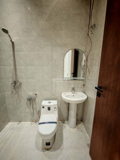 Floor 177.53 SQM with 5 Bedrooms Al-Janadriyah, East Riyadh, Riyadh