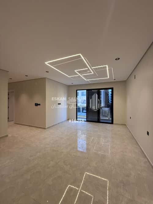 Apartment with 5 bedrooms الحمراء، الخبر