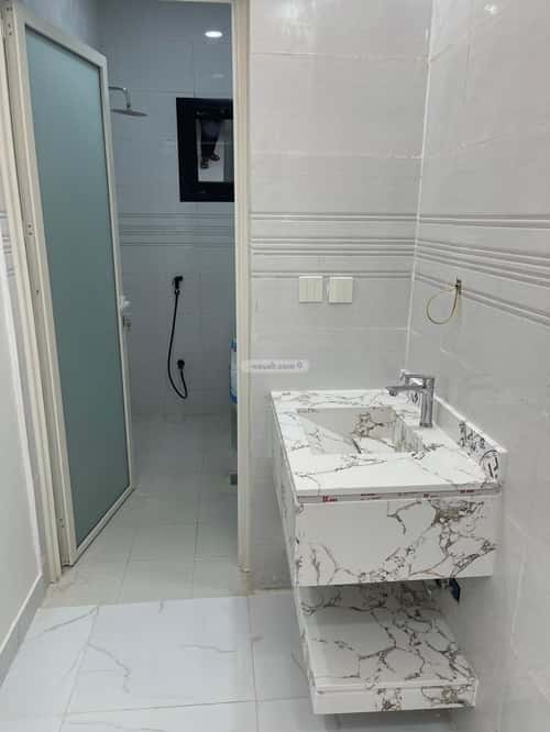 Floor 217 SQM with 5 Bedrooms Ar Rawdah, Abu Arish - 'Abu Earish