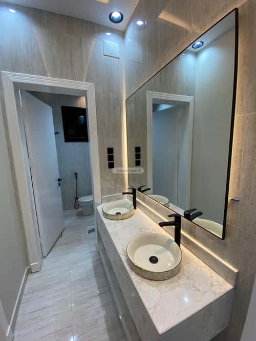 Floor 211 SQM with 6 Bedrooms Al-Yarmouk, Khamis Mushait