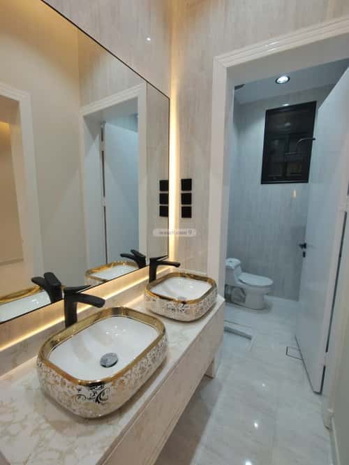 Floor 252 SQM with 6 bedrooms الراقي، خميس مشيط