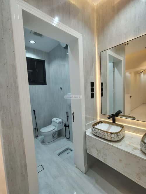 Floor 252 SQM with 6 bedrooms الراقي، خميس مشيط