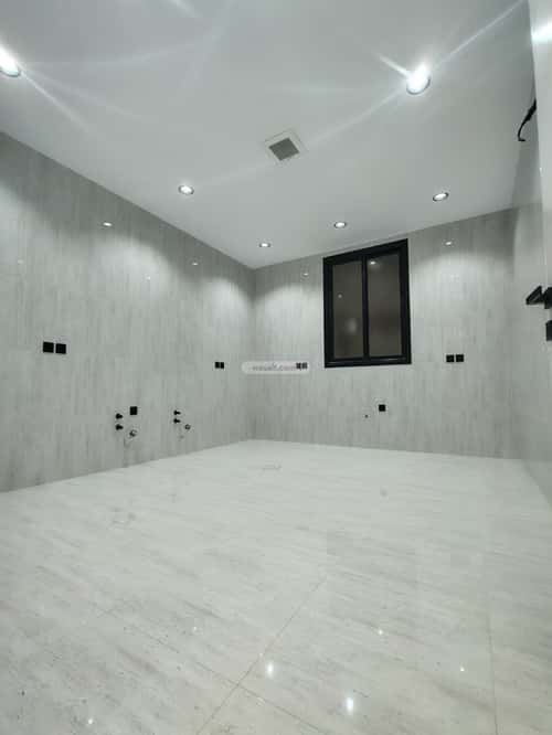 Floor 252 SQM with 6 bedrooms الراقي، خميس مشيط