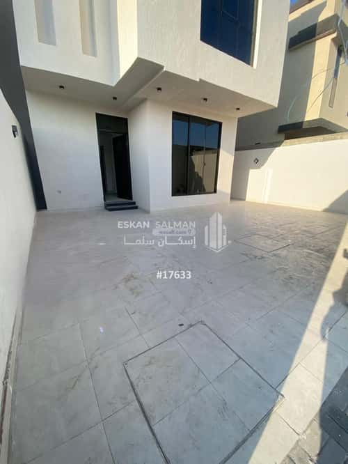 Villa 250 SQM Facing South on 32m Width Street King Fahad Dist, Aldammam