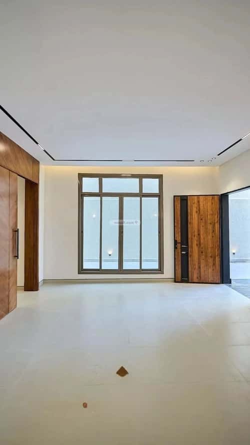 فيلا 300 متر مربع شمالية على شارع 20م المهدية، غرب الرياض، الرياض