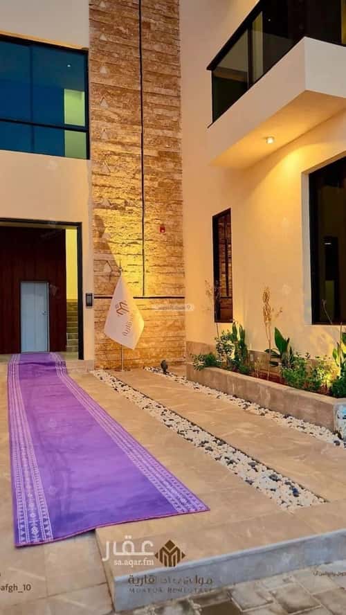 Building 900 SQM Facing South Al-Mahdiyah, West Riyadh, Riyadh