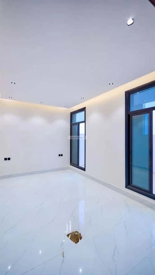 Building 450 SQM Facing West Al-Mahdiyah, West Riyadh, Riyadh