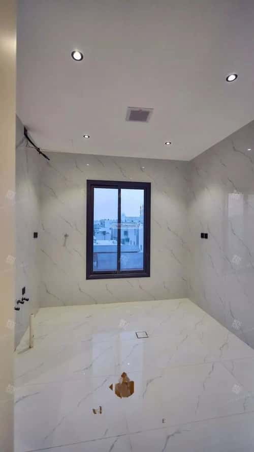 Building 450 SQM Facing West Al-Mahdiyah, West Riyadh, Riyadh