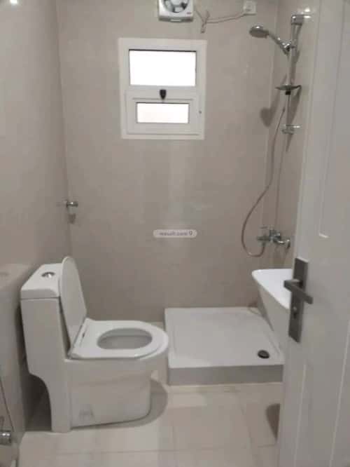 فيلا 330 متر مربع جنوبية على شارع 20م العارض، شمال الرياض، الرياض