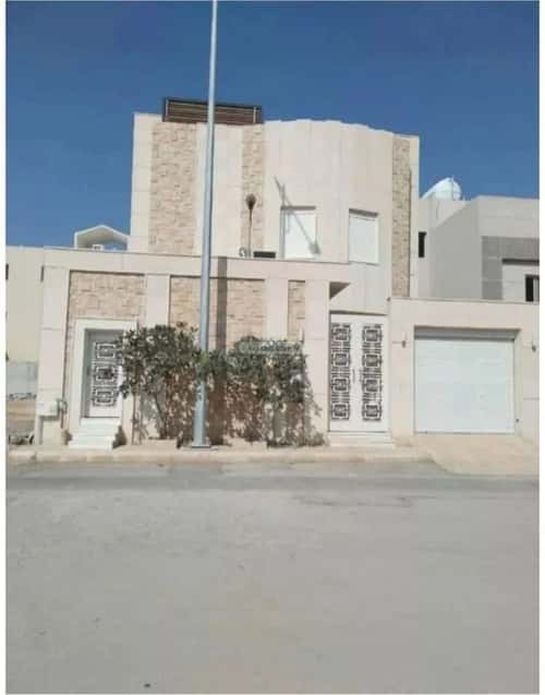 فيلا 330 متر مربع جنوبية على شارع 20م العارض، شمال الرياض، الرياض