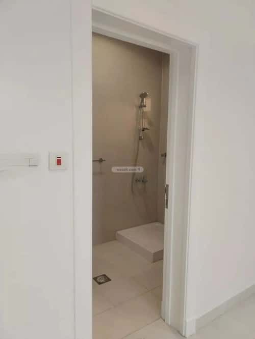 فيلا 330 متر مربع جنوبية على شارع 20م العارض، شمال الرياض، الرياض