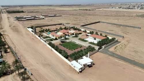 Rest House 11912 SQM facing East on 40m width street القاعد، القاعد