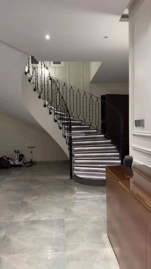 فيلا 390 متر مربع شمالية على شارع 15م النرجس، شمال الرياض، الرياض